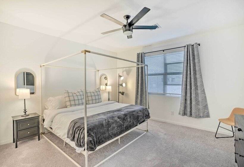 New Build Glendale Home W/ Hot Tub + Putting Green