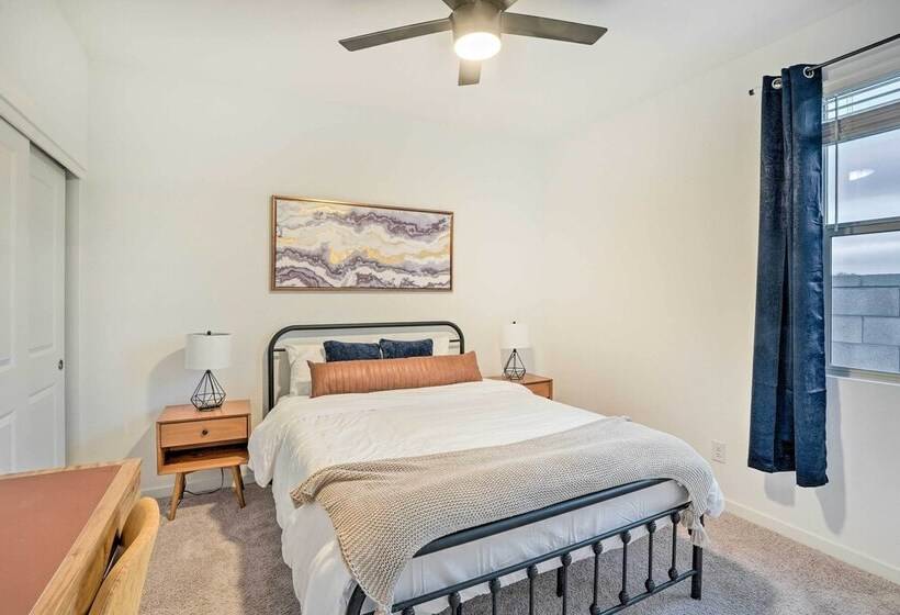 New Build Glendale Home W/ Hot Tub + Putting Green