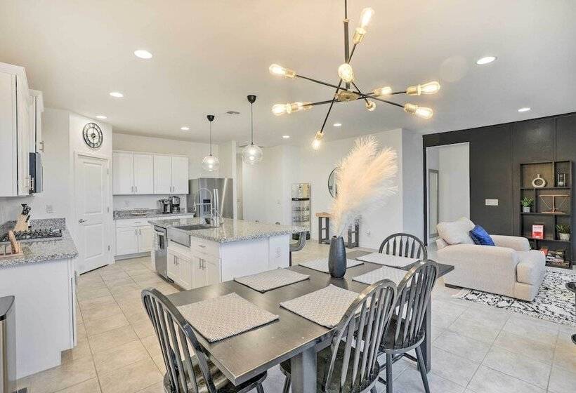 New Build Glendale Home W/ Hot Tub + Putting Green
