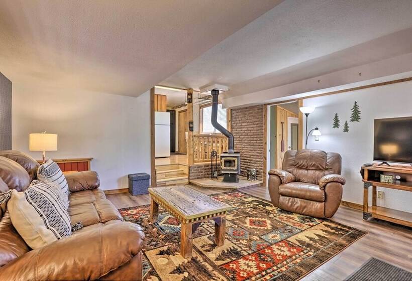 Fireplace, Deck & Mtn Views: Grand Lake Home!