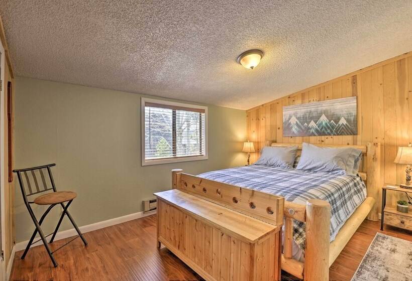 Fireplace, Deck & Mtn Views: Grand Lake Home!