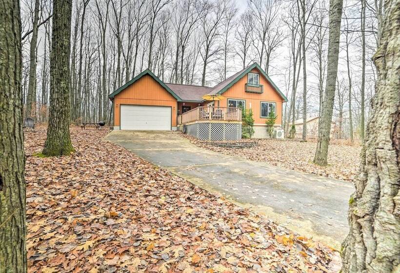 Higgins Lake Retreat   Hike, Swim, Relax!