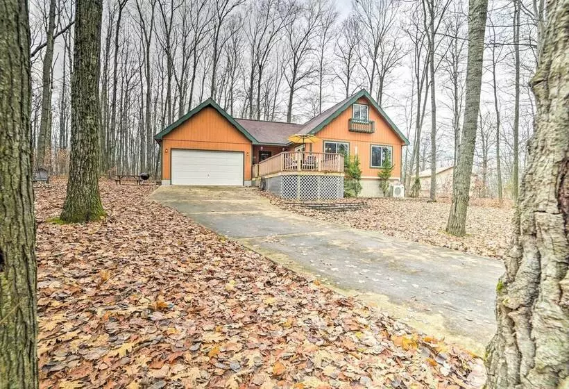 Higgins Lake Retreat   Hike, Swim, Relax!