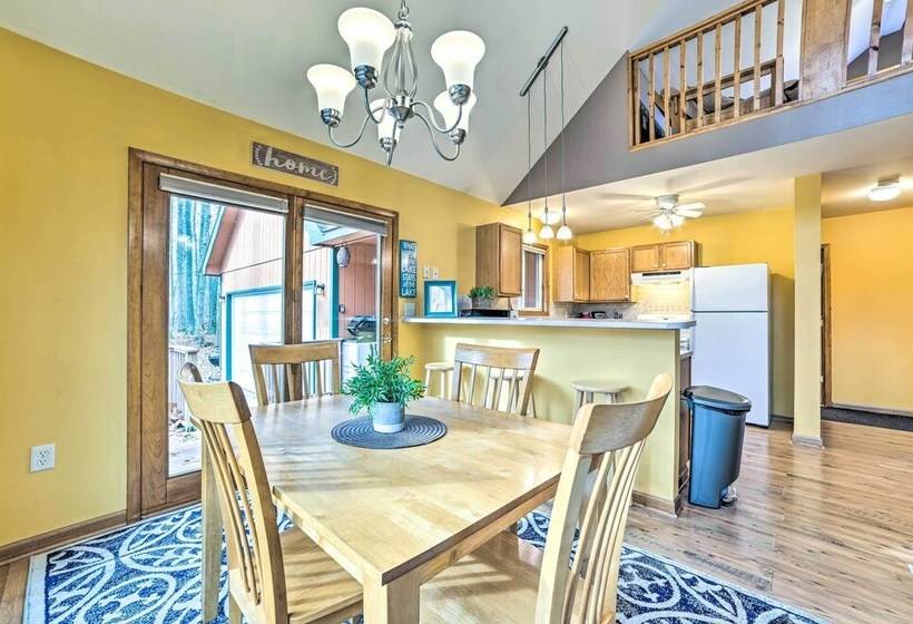 Higgins Lake Retreat   Hike, Swim, Relax!