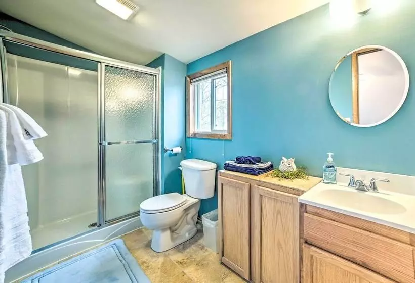 Higgins Lake Retreat   Hike, Swim, Relax!