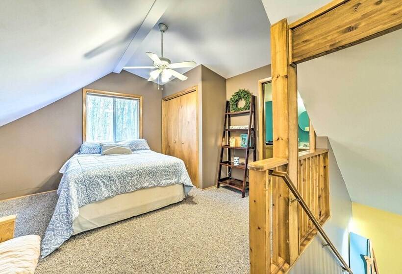 Higgins Lake Retreat   Hike, Swim, Relax!