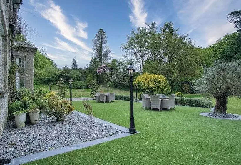 Hill House Country Estate   Princes Gate