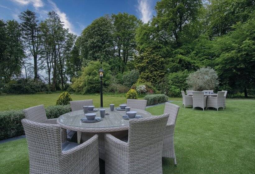 Hill House Country Estate Princes Gate