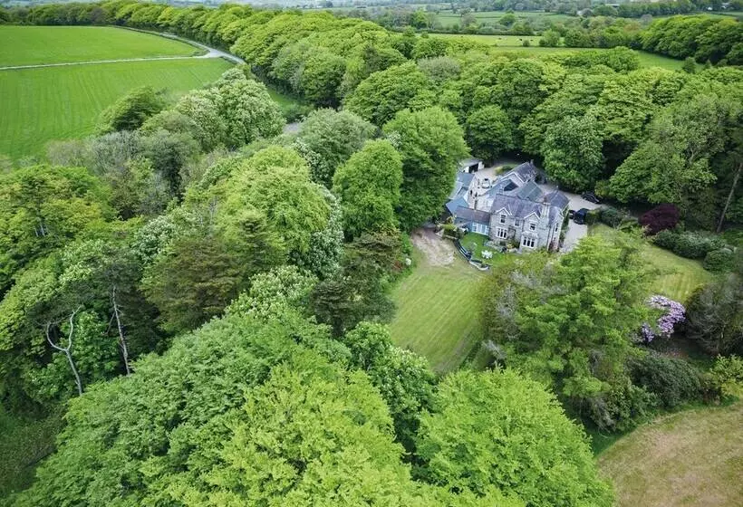 Hill House Country Estate   Princes Gate