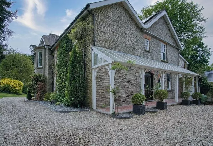 Hill House Country Estate   Princes Gate