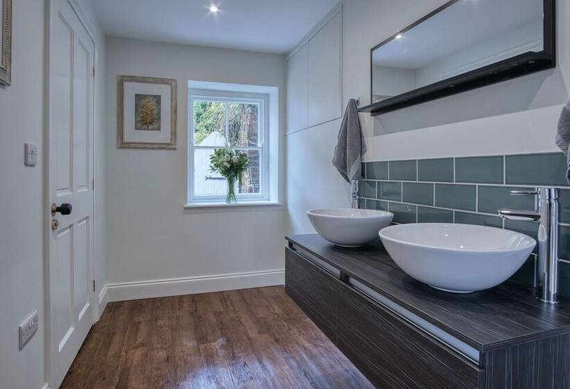 Hill House Country Estate Princes Gate