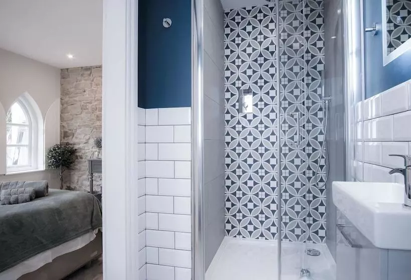 Hill House Country Estate   Princes Gate