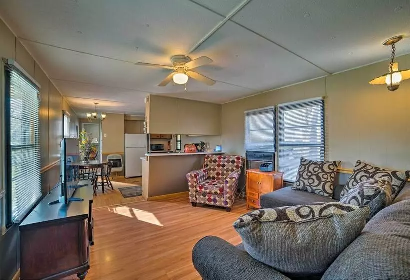 Waterloo Home: Walk To Pickwick Lake Fishing Pier!