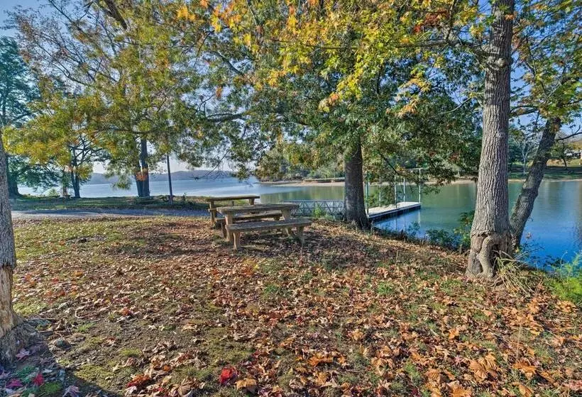 Waterloo Home: Walk To Pickwick Lake Fishing Pier!