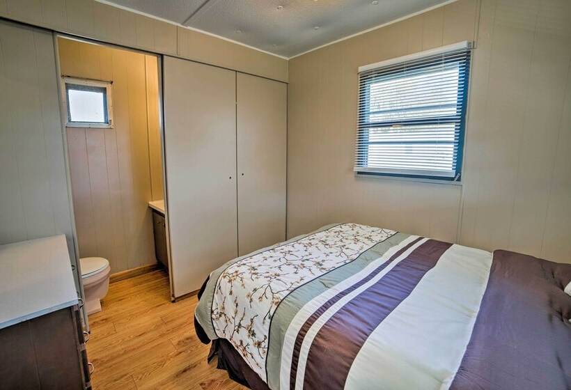 Waterloo Home: Walk To Pickwick Lake Fishing Pier!