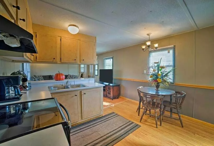 Waterloo Home: Walk To Pickwick Lake Fishing Pier!