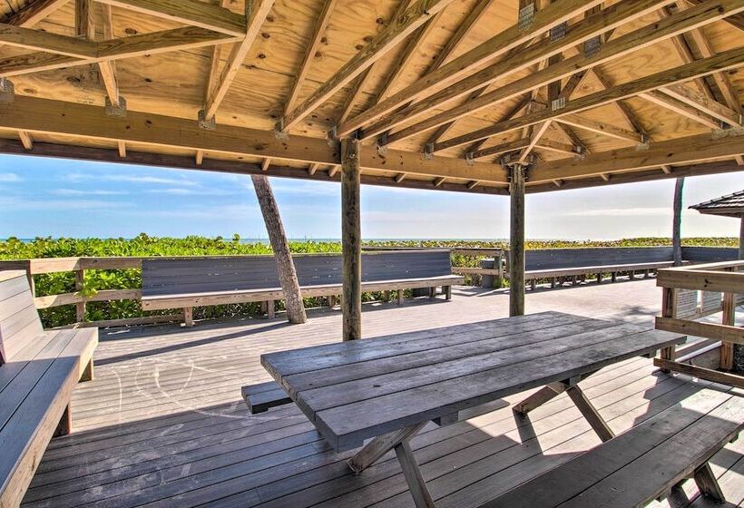 Lavish Vero Beach Escape With Pool, Patio + Dock!