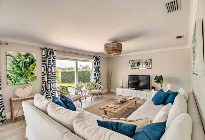 Lavish Vero Beach Escape With Pool, Patio + Dock!