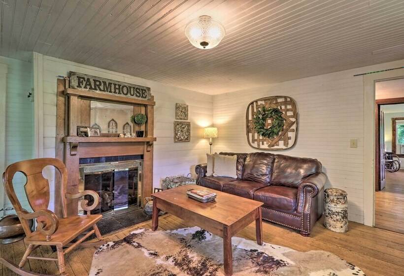 Lil Red Hen Cottage In The Boone Area W/ Hot Tub