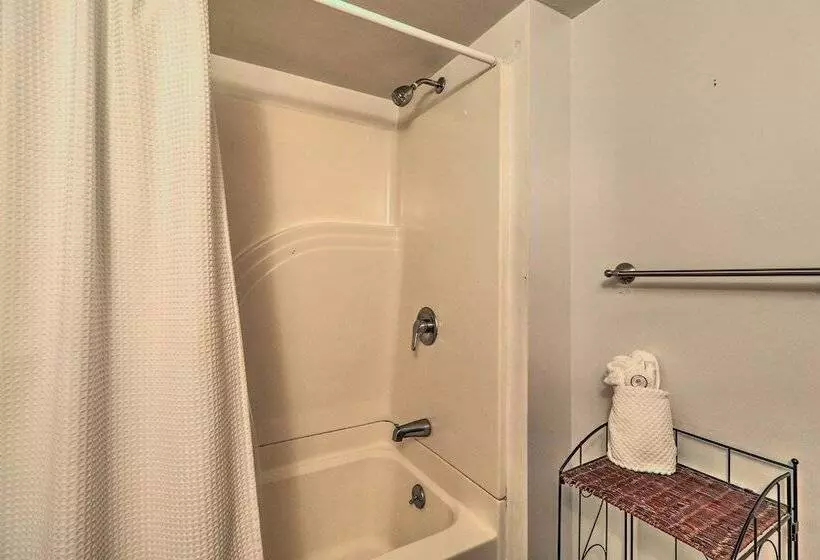 Lil Red Hen  Cottage In The Boone Area W/ Hot Tub