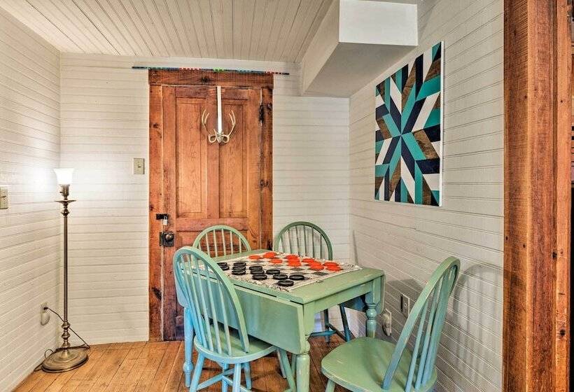 Lil Red Hen Cottage In The Boone Area W/ Hot Tub