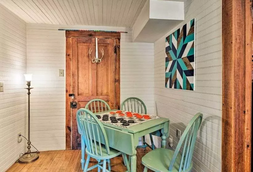 Lil Red Hen  Cottage In The Boone Area W/ Hot Tub