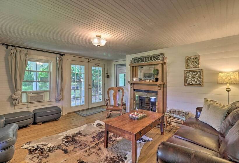 Lil Red Hen Cottage In The Boone Area W/ Hot Tub