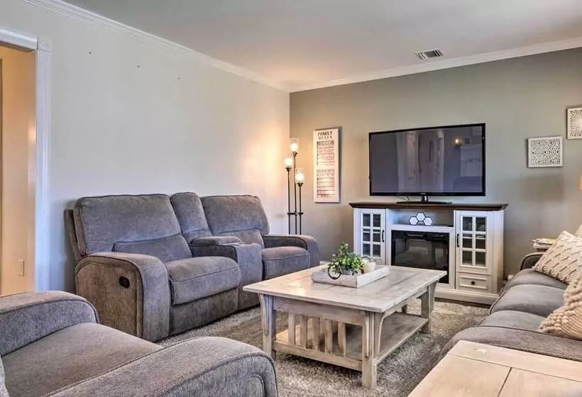 Mattituck Home W/ Fireplaces   Near Wineries