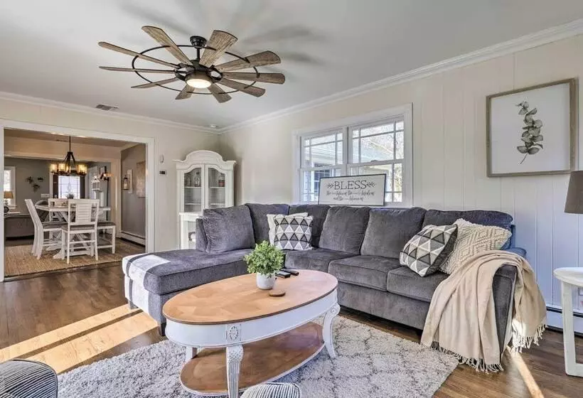 Mattituck Home W/ Fireplaces   Near Wineries