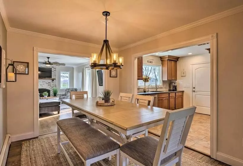 Mattituck Home W/ Fireplaces   Near Wineries