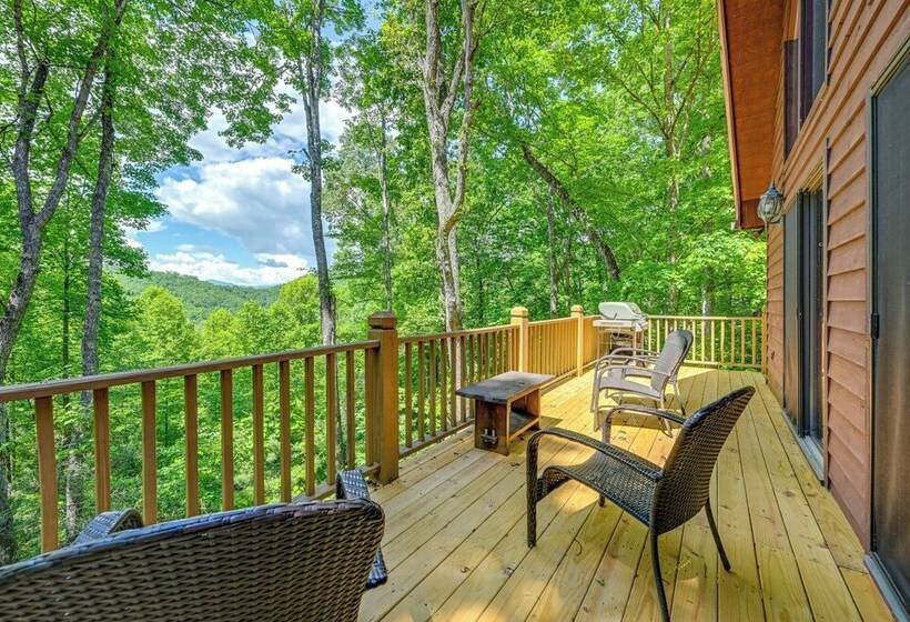 Mountain View Robbinsville Cabin W/ Hot Tub!