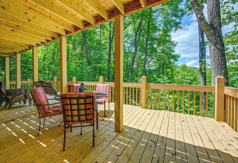 Mountain View Robbinsville Cabin W/ Hot Tub!