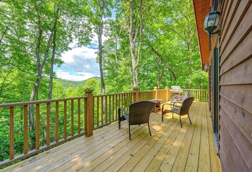Mountain View Robbinsville Cabin W/ Hot Tub!