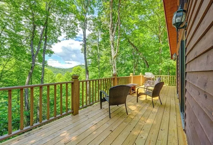 Mountain View Robbinsville Cabin W/ Hot Tub!