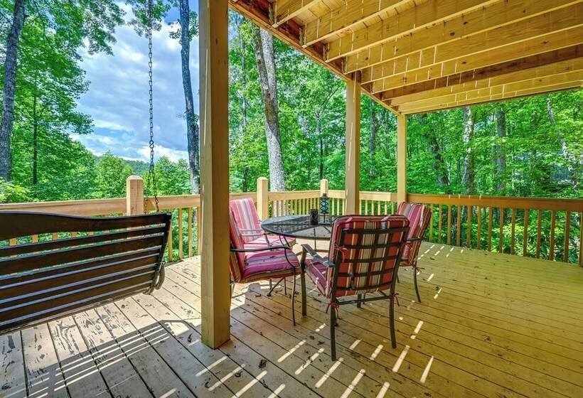 Mountain View Robbinsville Cabin W/ Hot Tub!