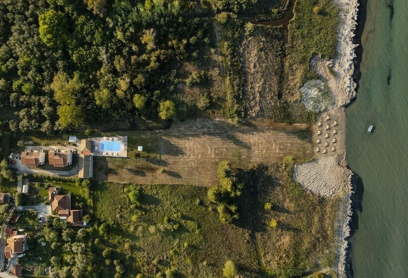 Parakladi Seaside Retreat