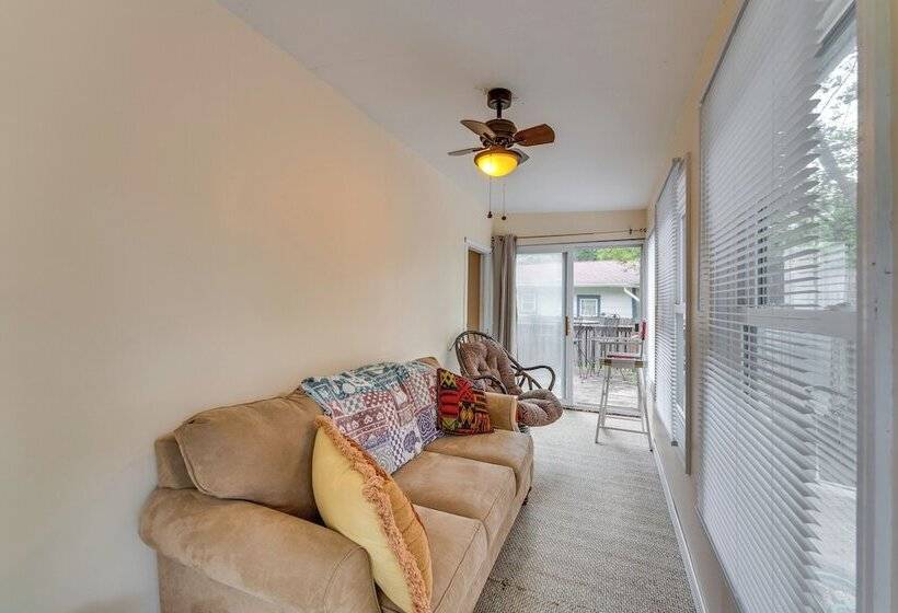 Pet Friendly Home W/ Views Of Lake Delavan!