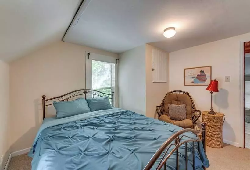 Pet Friendly Home W/ Views Of Lake Delavan!