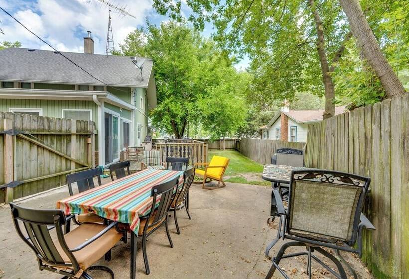 Pet Friendly Home W/ Views Of Lake Delavan!