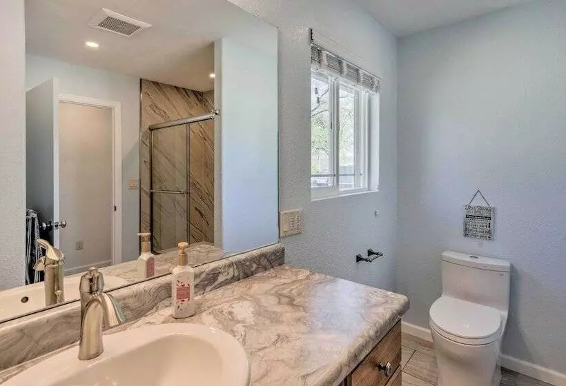 Picturesque Palisade Home: Mt Garfield Views!