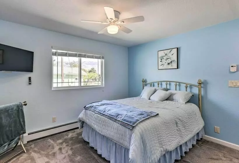 Picturesque Palisade Home: Mt Garfield Views!