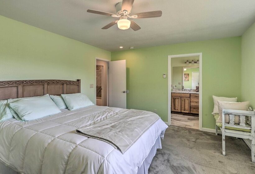 Picturesque Palisade Home: Mt Garfield Views!