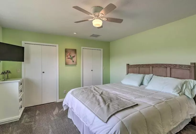 Picturesque Palisade Home: Mt Garfield Views!