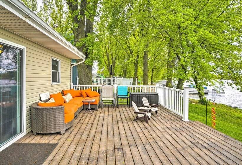 Quaint Lake Jefferson Cabin W/ Deck & Gas Grill!
