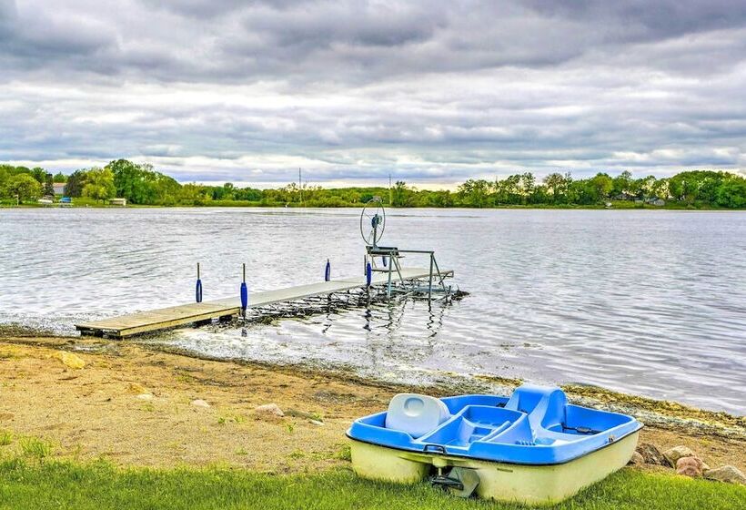 Quaint Lake Jefferson Cabin W/ Deck & Gas Grill!
