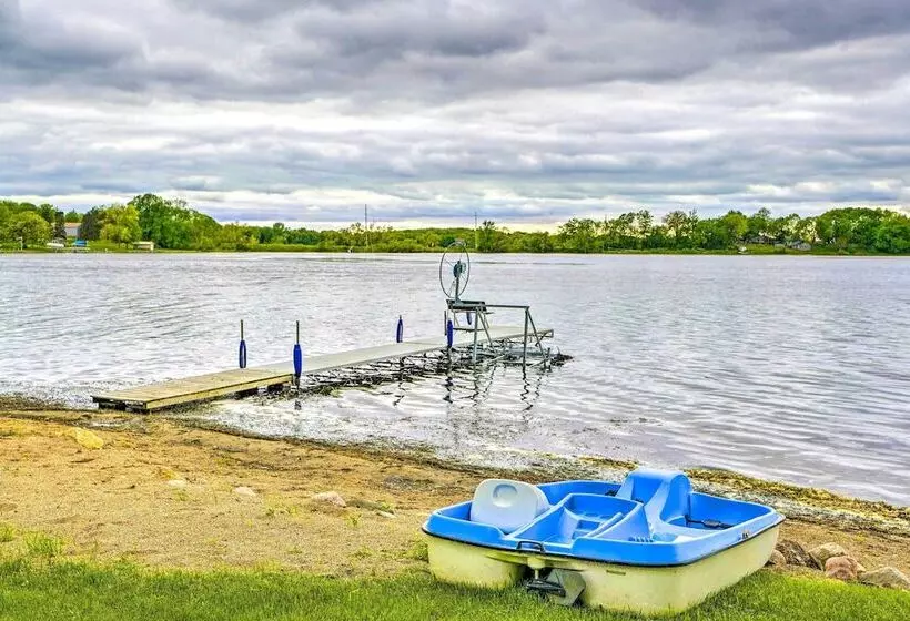 Quaint Lake Jefferson Cabin W/ Deck & Gas Grill!