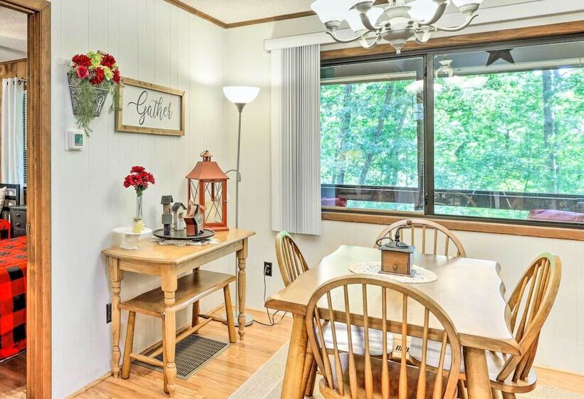 Quaint Murphy Cabin In Serene Wooded Setting!
