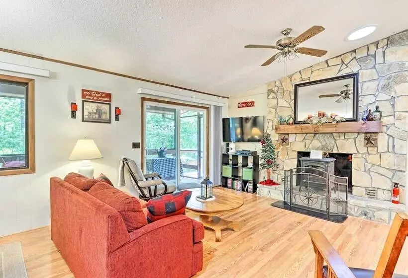 Quaint Murphy Cabin In Serene Wooded Setting!