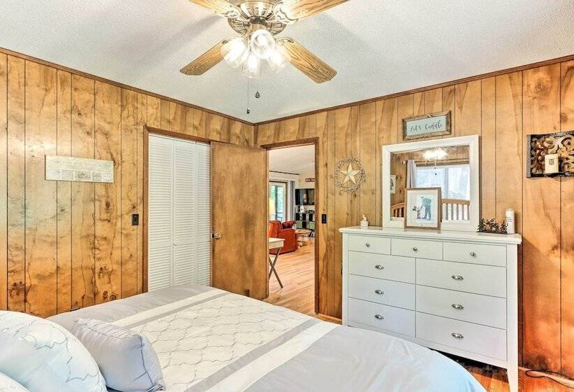 Quaint Murphy Cabin In Serene Wooded Setting!