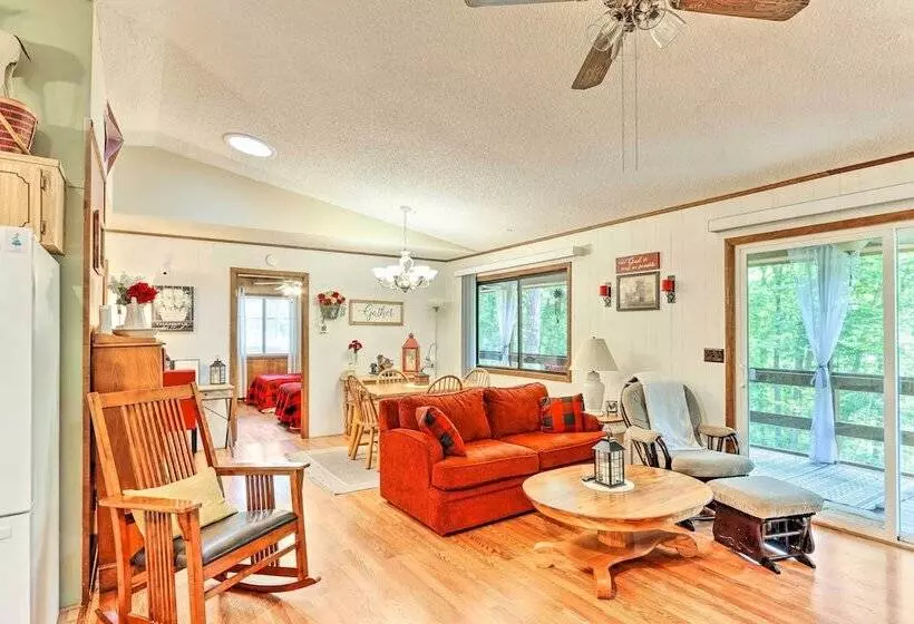 Quaint Murphy Cabin In Serene Wooded Setting!